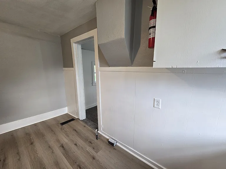 425 Glenwood St — Photo 21