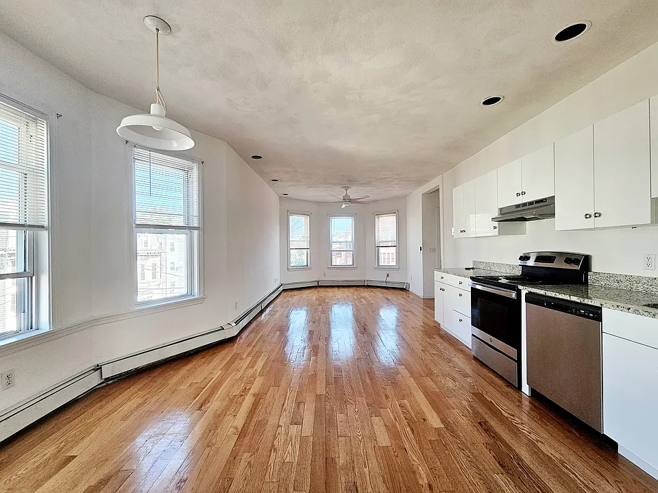 58 Mansfield St #2