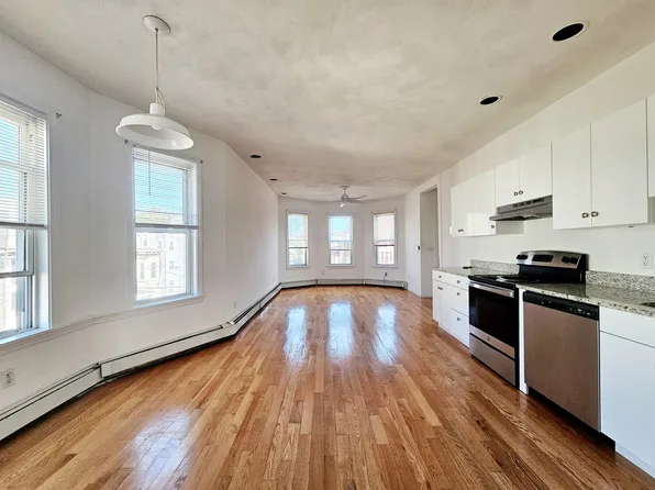 58 Mansfield St, Boston, MA