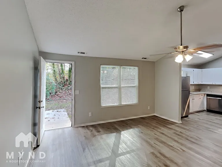219 American Dr — Photo 4