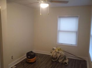 410 Ivanhoe Rd, Grayslake, IL 60030