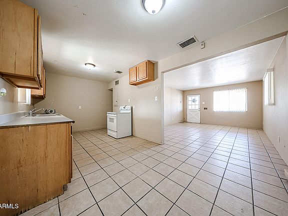 5th image of 1933 W Mitchell Drive