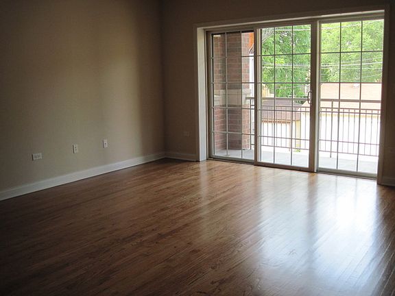 5th image of 6493 N Northwest Hwy APT 411