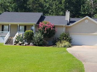 225 Green Acres Cir, Lavonia, GA 30553