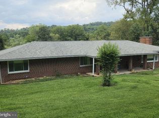 35 Lake Front Rd, Front Royal, VA 22630