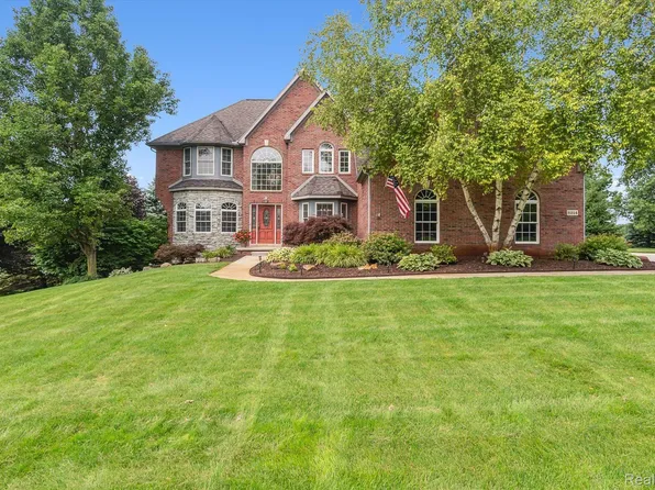 8214 Trail Rdg, Dexter, MI 48130