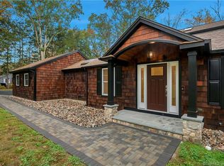 18 Shepaug Rd, Sandy Hook, CT 06482