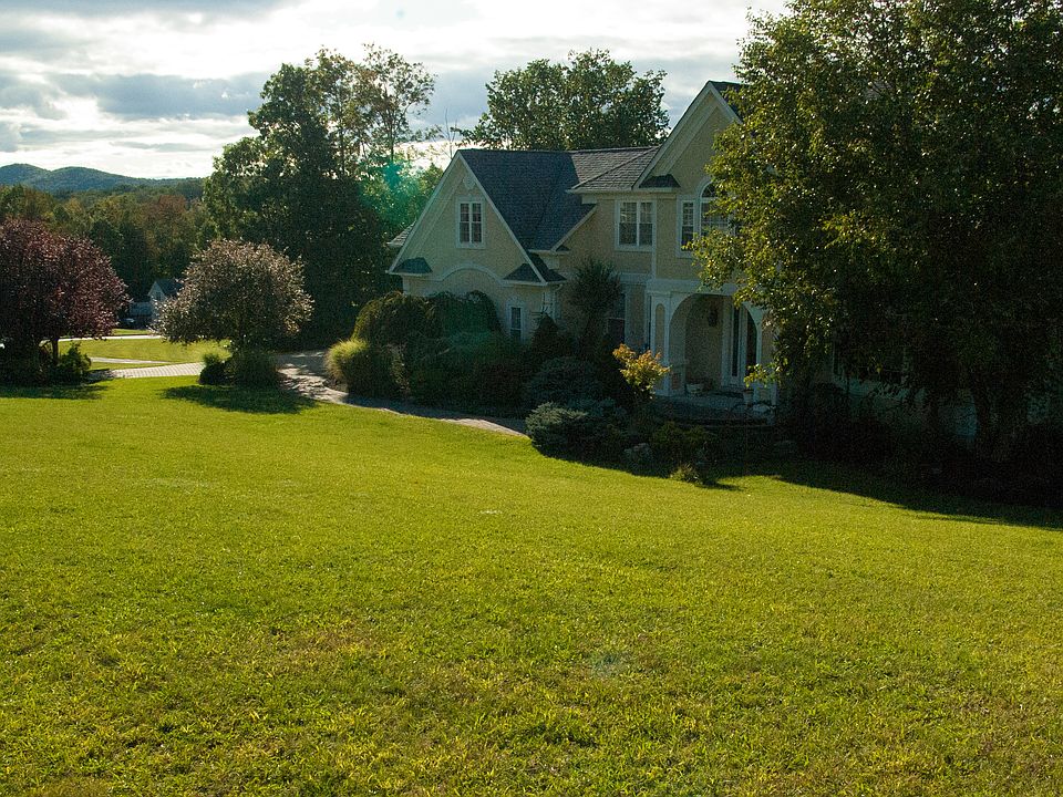 1st image of 7 Country Woods Dr