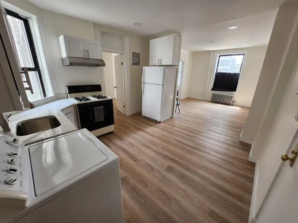 17 Pennsylvania Ave #1B, Brooklyn, NY 11207