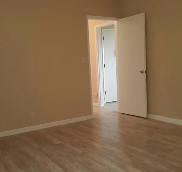 913 E Grand Ave #6 — Photo 11