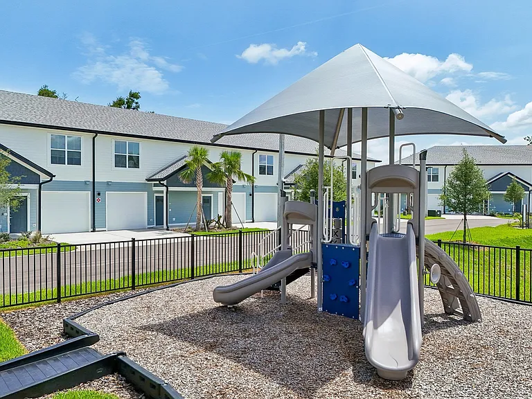 Lake Tavares Apartments — Photo 51