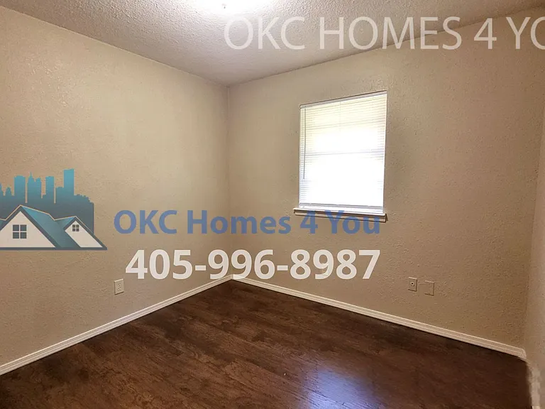 1700 Edgewood Dr — Photo 9