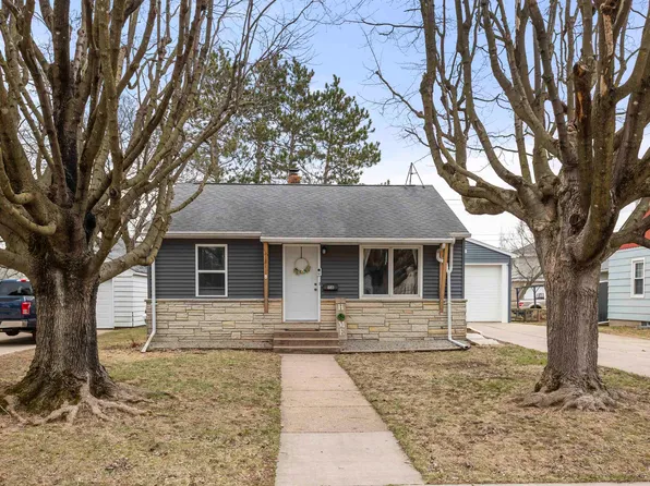 158 Robert St, Clintonville, WI 54929