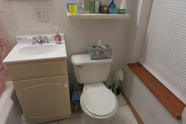 Rented by Dwell Residential Inc | media 37