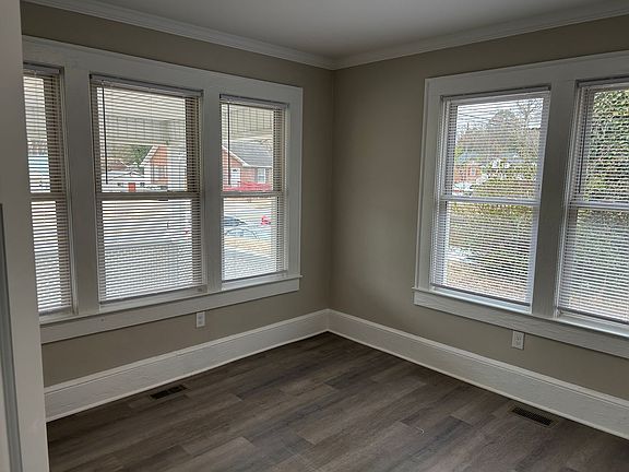 5th image of 2423 N Patterson Ave