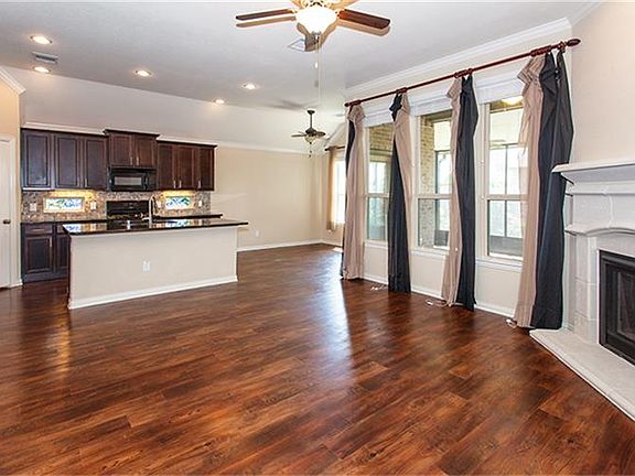 5th image of 2918 Westwood Manor Ln