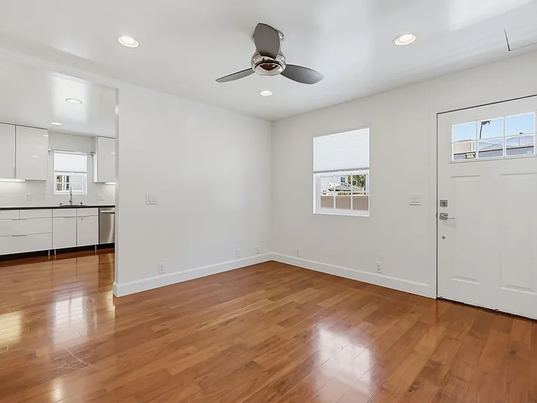 1470 Rosecrans Street — Photo 7