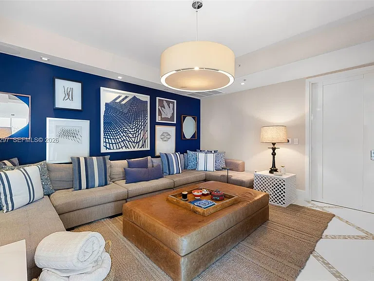 50 S Pointe Dr #1502/03 — Photo 17