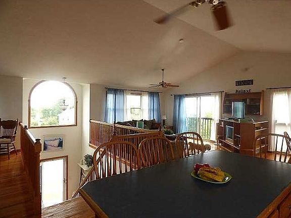3rd image of 45 White Swan Dr