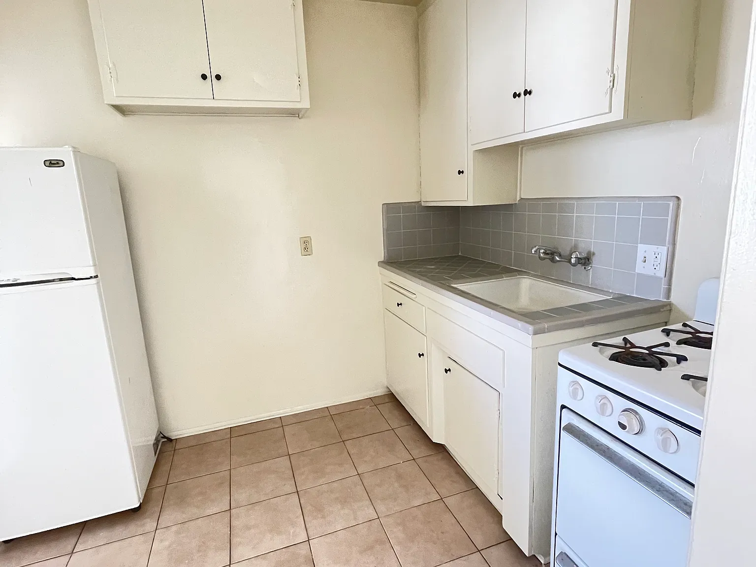 Studio, 600 sqft, $1,695 — Photo 4
