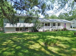 2S411 Riverside Ave, Warrenville, IL 60555