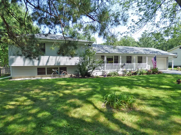 2S411 Riverside Ave, Warrenville, IL 60555