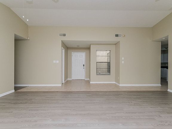 3rd image of 623 Shady Nook Dr