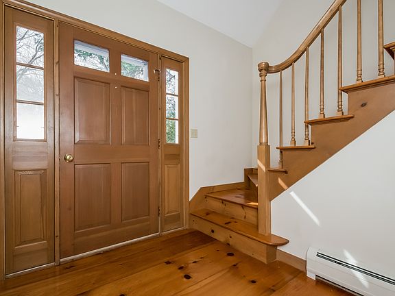 73 Holly Ridge Dr, Sandwich