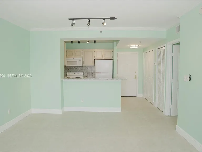 2665 SW 37th Ave #405 — Photo 13