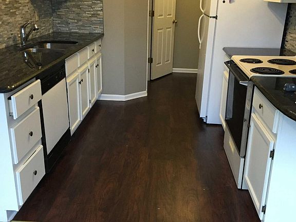 2nd image of 29437 Regents Pointe #1