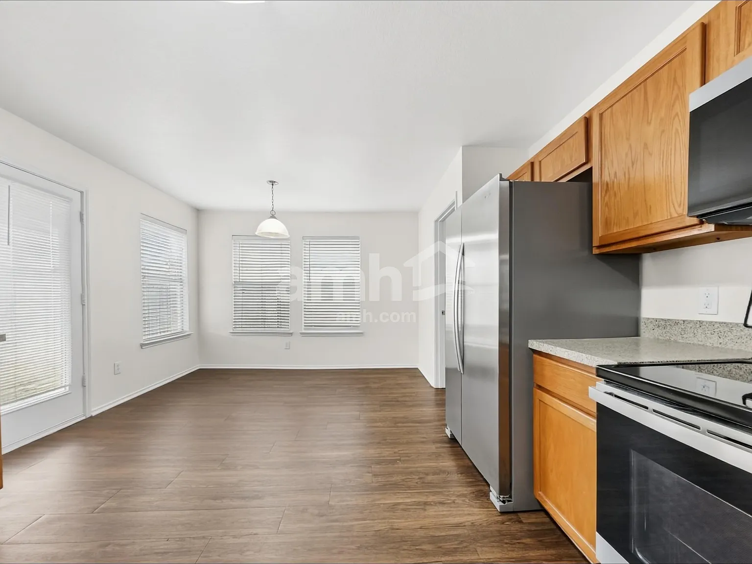 4 bed, 2.5 bath, 3086 sqft, $2,610 — Photo 3