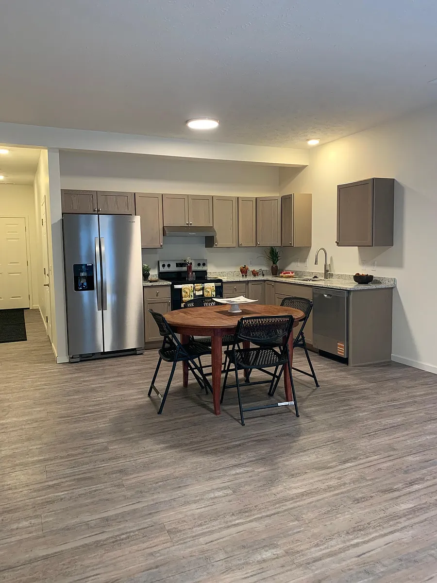 Building Photo - 456 Westside Dr #3