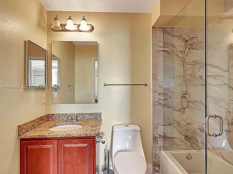 1018 SW Eckard Ave — Photo 49