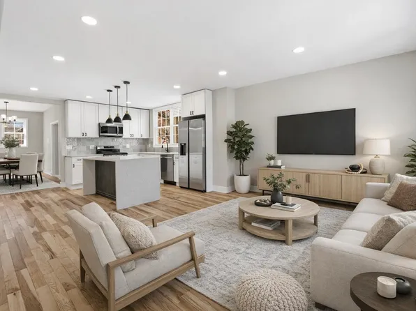 14 E 52nd St, Bayonne, NJ 07002