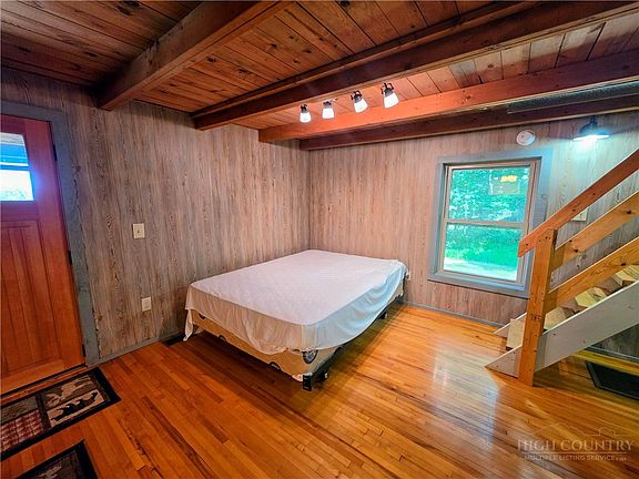 5th image of 675 Clifton Springs Trl