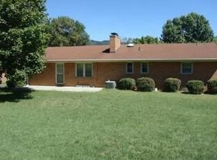 320 Swan Dr, Vinton, VA 24179