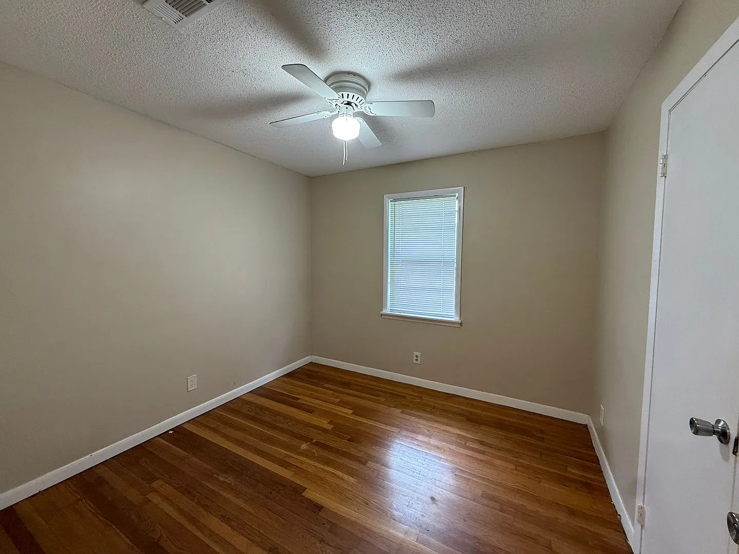 Section 8 approved 4 bedroom 2 bath house minutes from Downtown Huntsville AL! — Photo 4