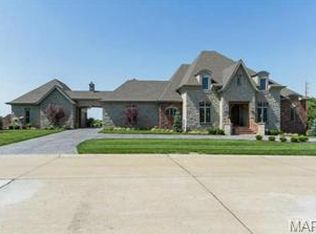 4717 Crosshaven Dr, Weldon Spring, MO 63304