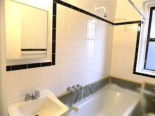 Rented by R New York | media 2