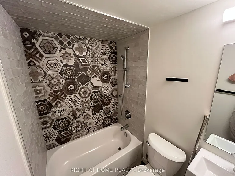 1258 Broadview Ave #1 — Photo 7