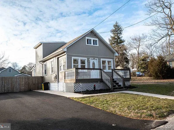 18 Highland Ave, Pine Hill, NJ 08021