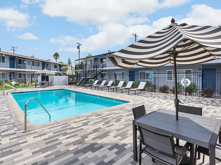 The Circle Apartments at Long Beach — Photo 25