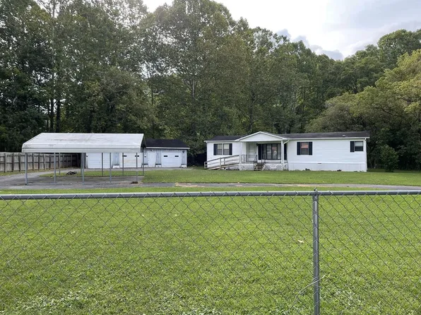 151 Alex Ave, Cedar Bluff, VA 24609