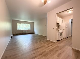 2050 Allen Blvd #24, Middleton, WI 53562