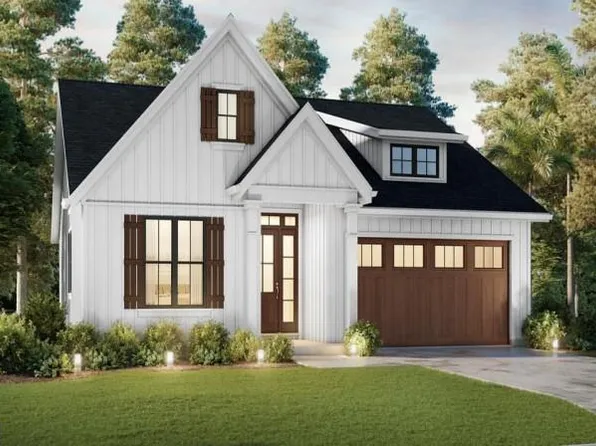 44 Parkside Ter, Berkeley Springs, WV 25411