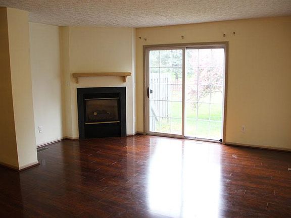 3rd image of 9153 Parkbury Ln