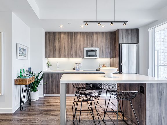 5th image of 8 Gloucester St #1050444