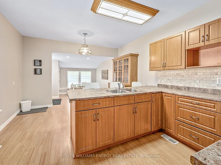 60 Picton Main St — Photo 10