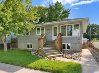 877 Elgin AVENUE, Moose Jaw, SK S6H 4G6
