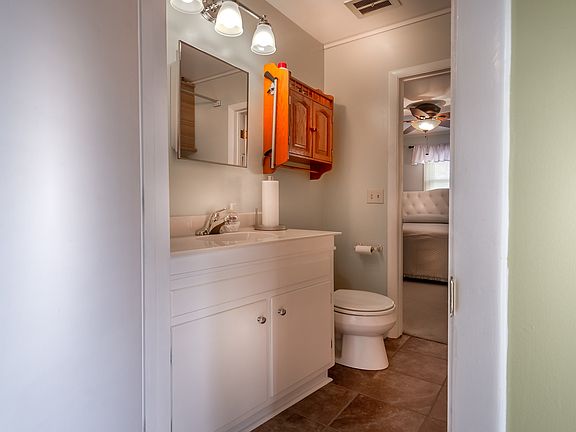 4th image of 4030 Captiva Dr
